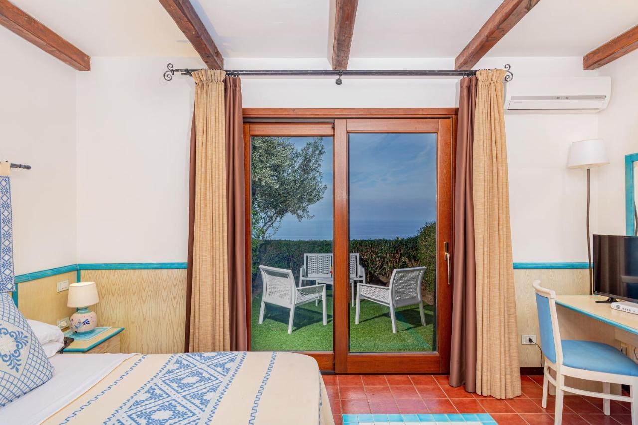 Отель Il Borgo Bagabaga - Exclusive Country Retreat Кастельсардо Экстерьер фото