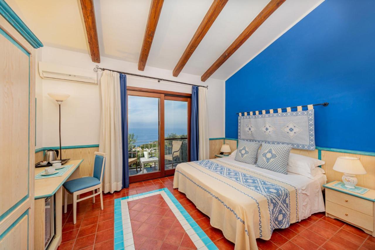Отель Il Borgo Bagabaga - Exclusive Country Retreat Кастельсардо Экстерьер фото